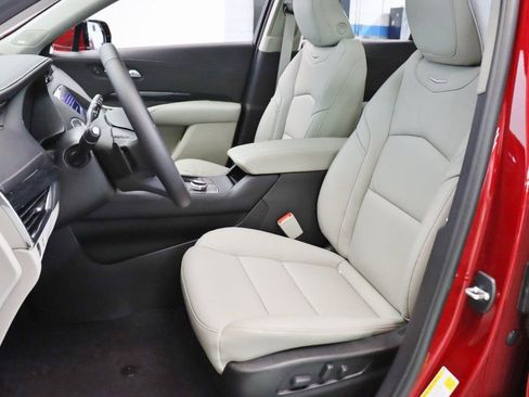 Used 2023 Cadillac XT4 Premium Luxury image 12