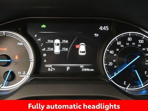 Used 2024 Toyota Venza XLE AWD/4WD image 15