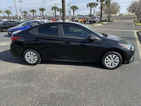 Used 2021 Hyundai Accent SE image 7