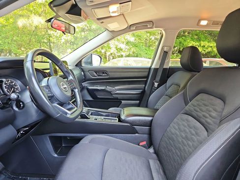 Used 2025 Nissan Pathfinder SV FWD image 22
