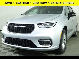 New 2026 Chrysler Pacifica Select video 1