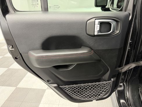 Used 2018 Jeep Wrangler Unlimited Rubicon w/ Safety Group AWD/4WD image 22