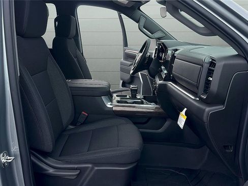 New 2026 Chevrolet Silverado 1500 RST w/ Redline Edition AWD/4WD image 18