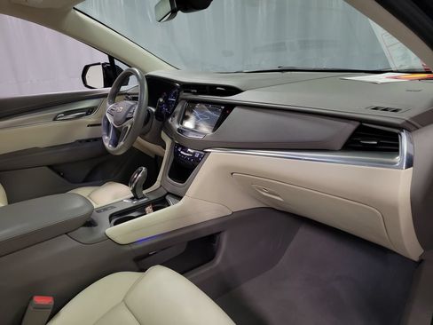 Used 2018 Cadillac XT5 Premium Luxury FWD image 28