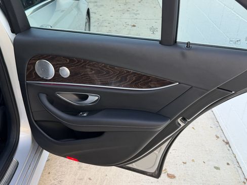 Used 2017 Mercedes-Benz E 300 4MATIC image 36