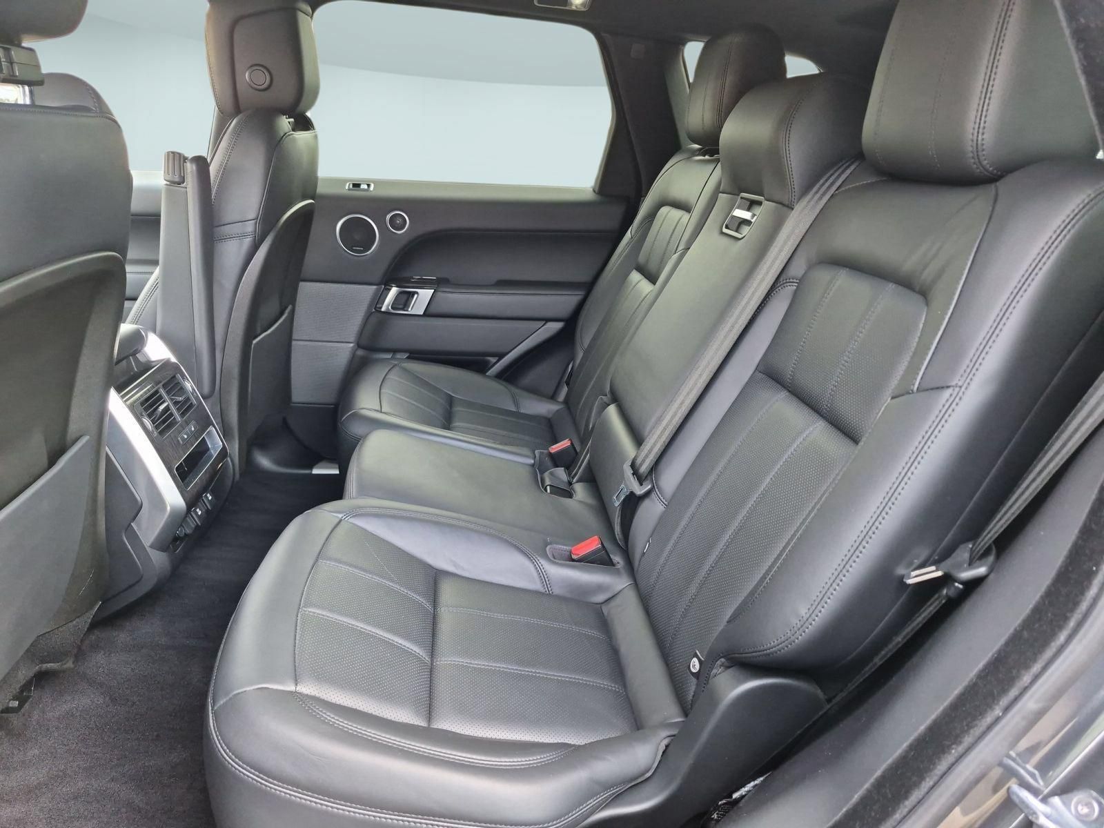 Used 2019 Land Rover Range Rover Sport HSE AWD/4WD image 25