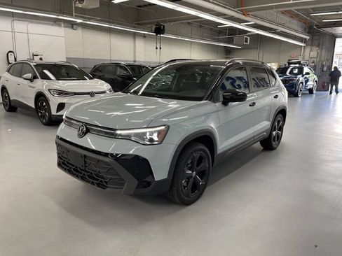 New 2026 Volkswagen Taos SE AWD/4WD image 1