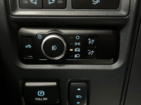 Used 2023 Ford F150 XLT AWD/4WD image 32