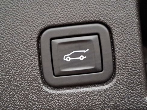 Used 2023 Chevrolet Equinox RS image 28