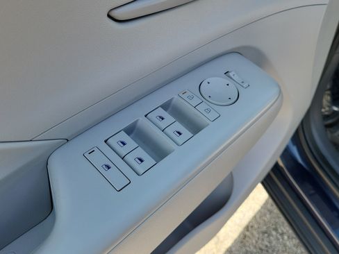 Used 2025 Hyundai Kona SEL FWD image 18