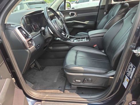 Used 2024 Kia Sorento EX w/ Panoramic Sunroof Package AWD/4WD image 19