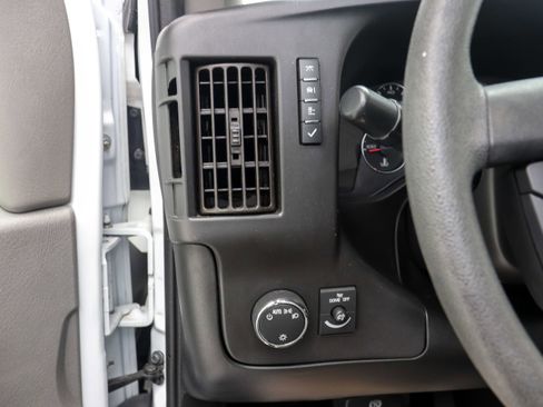 Used 2018 Chevrolet Express 3500 LT w/ LT Preferred Equipment Group RWD image 24