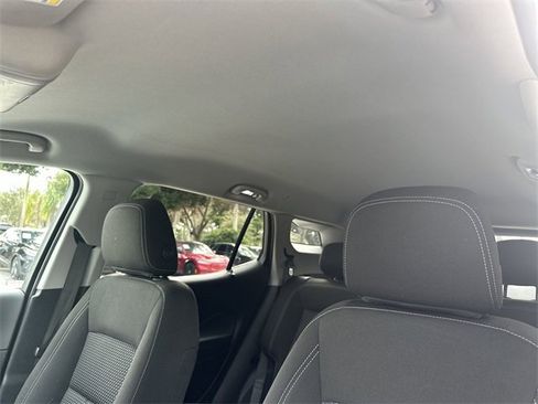 Used 2024 GMC Terrain SLE image 16