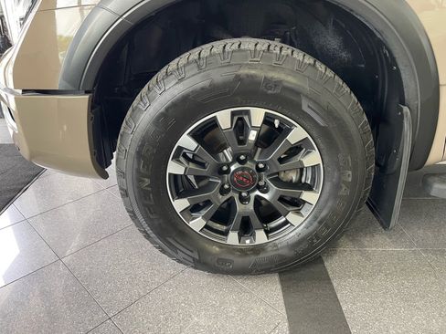 Used 2023 Nissan Titan PRO-4X w/ Pro-4x Convenience Package AWD/4WD image 22