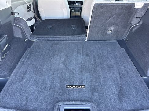 Used 2023 Nissan Rogue SV FWD image 18