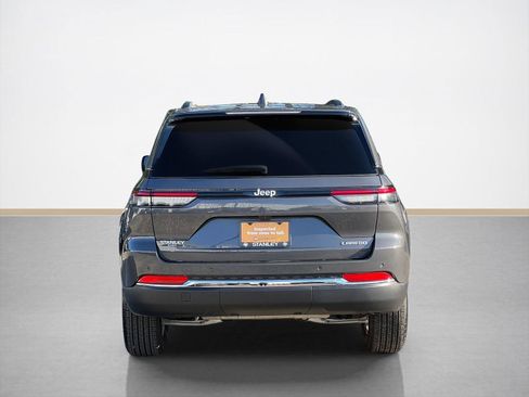 Certified 2025 Jeep Grand Cherokee Laredo X image 7