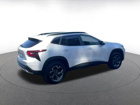 Used 2025 Chevrolet Trax LT image 12
