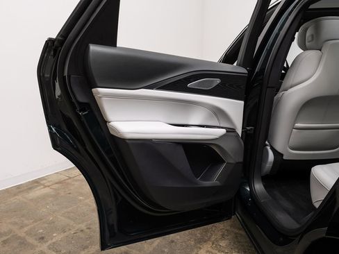 Used 2025 Cadillac Lyriq Luxury image 47