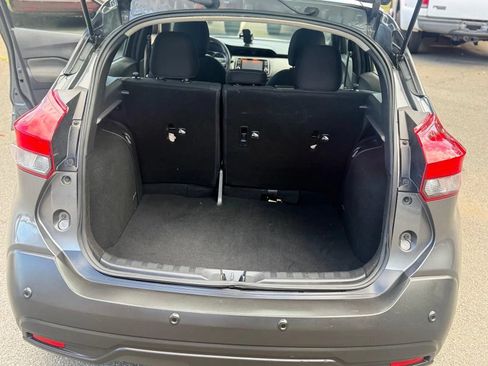 Used 2020 Nissan Kicks S FWD image 12