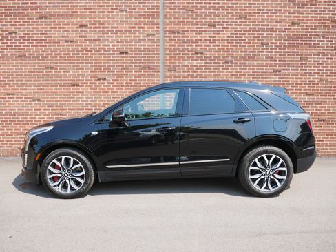 Used 2024 Cadillac XT5 Sportv w/ Technology Package AWD/4WD image 2
