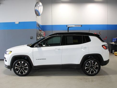 Used 2023 Jeep Compass Limited AWD/4WD image 9