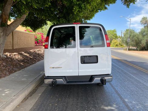 Used 2025 Chevrolet Express 2500 w/ Driver Convenience Package RWD image 5