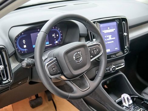 New 2025 Volvo XC40 B5 Plus w/ Climate Package image 10