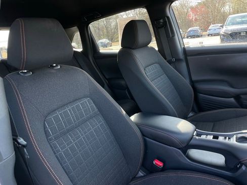 Certified 2025 Honda HR-V Sport image 30