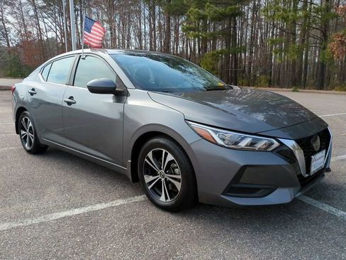 Used 2021 Nissan Sentra SV image 2