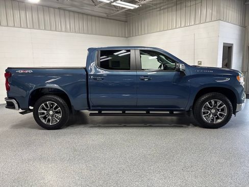 Used 2024 Chevrolet Silverado 1500 LT AWD/4WD image 8
