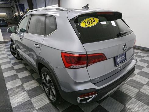 Certified 2024 Volkswagen Taos SE image 13