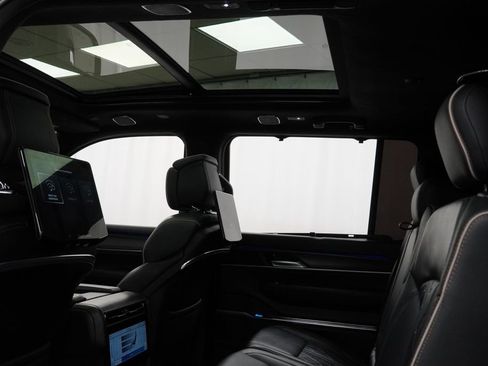 Used 2023 Jeep Grand Wagoneer L Series III w/ Rear Seat Video Group 1 AWD/4WD image 14