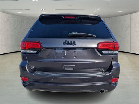 Used 2021 Jeep Grand Cherokee Laredo X image 4