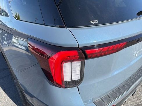 Used 2025 Ford Explorer ST AWD/4WD image 29