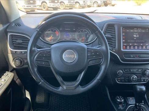 Used 2020 Jeep Cherokee Trailhawk AWD/4WD image 6