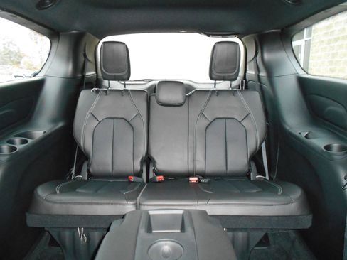 New 2026 Chrysler Pacifica Select image 8