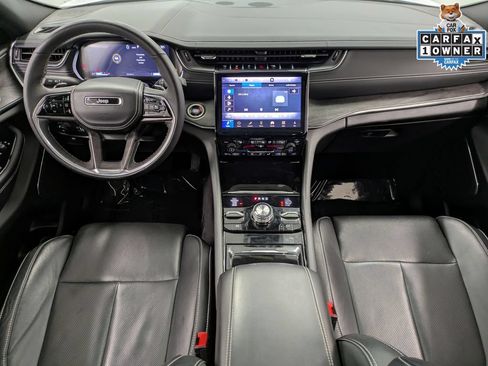 Used 2024 Jeep Grand Cherokee Overland w/ Luxury Tech Group IV AWD/4WD image 24