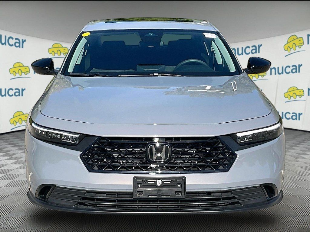 Used 2025 Honda Accord SE image 2