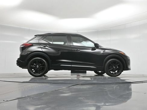 Used 2023 Nissan Kicks SR w/ SR Premium Package FWD image 47
