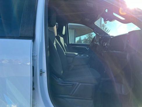 Used 2024 Chevrolet Silverado 2500 LT w/ Convenience Package image 27