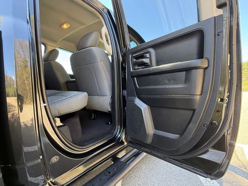 Used 2017 RAM 1500 Express AWD/4WD image 27