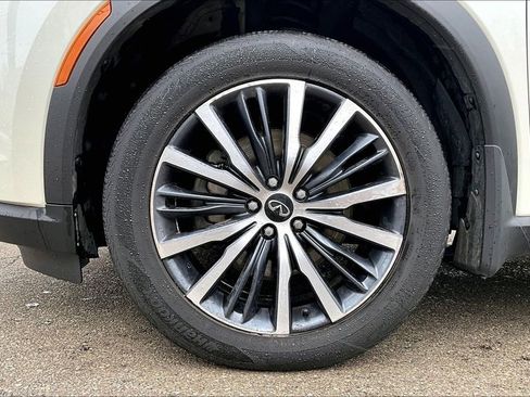 Certified 2025 INFINITI QX60 Sensory image 10