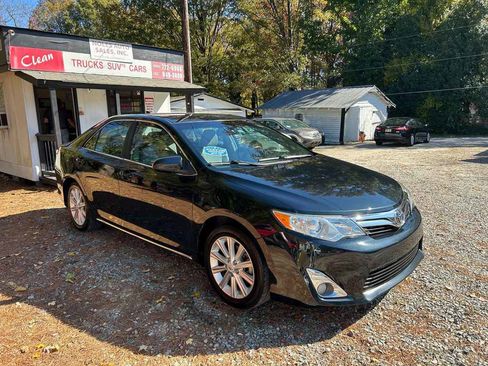 Used 2012 Toyota Camry XLE image 1