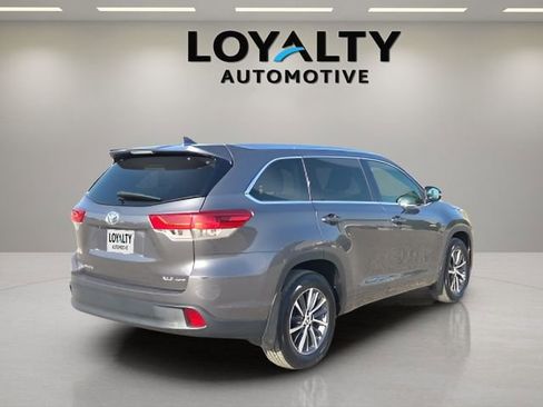 Used 2018 Toyota Highlander XLE image 5