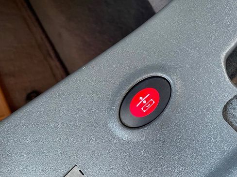 Used 2006 Mercedes-Benz SL 500 image 36