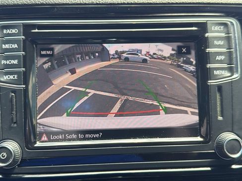 Used 2018 Volkswagen Jetta GLI FWD image 24