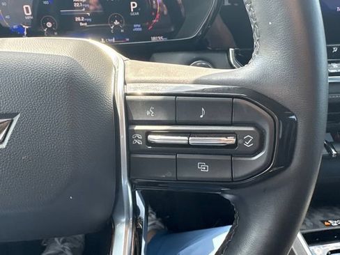 Used 2024 Chevrolet Colorado LT w/ LT Convenience Package II AWD/4WD image 31