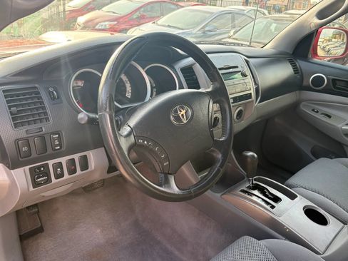 Used 2011 Toyota Tacoma PreRunner w/ TRD Sport Pkg RWD image 12