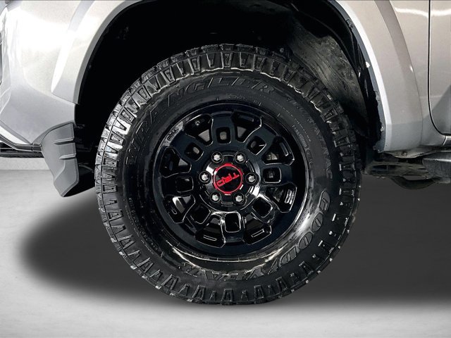Used 2022 Toyota Tacoma SR5 w/ Technology Package RWD image 10