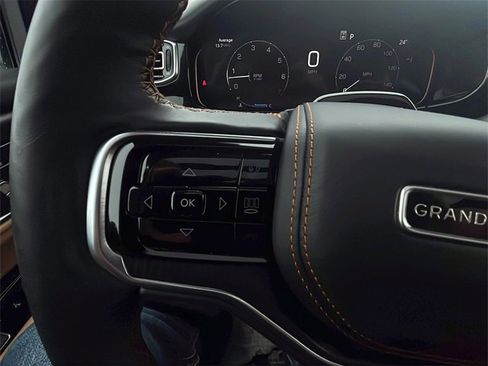 Used 2025 Jeep Grand Wagoneer Series III w/ Rear Seat Video Group 1 image 25